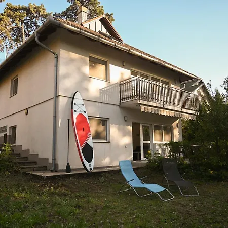 Bogarka Apartmanhaz *